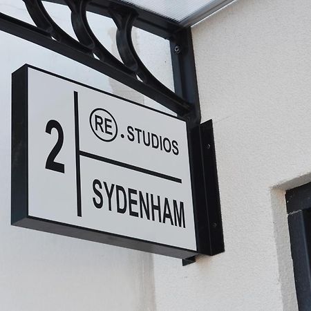 Lovely Studio Apartment With Access For Wheel-Chairs In Sydenham London Kültér fotó