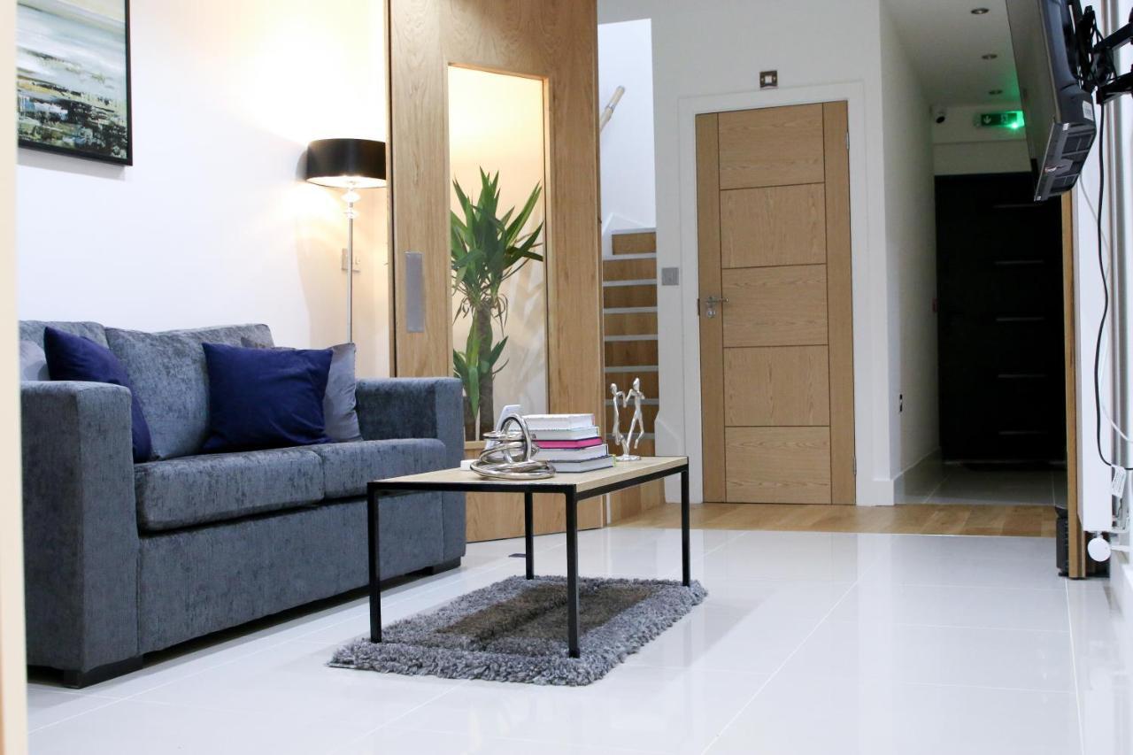 Lovely Studio Apartment With Access For Wheel-Chairs In Sydenham London Kültér fotó