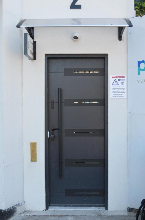 Lovely Studio Apartment With Access For Wheel-Chairs In Sydenham London Kültér fotó