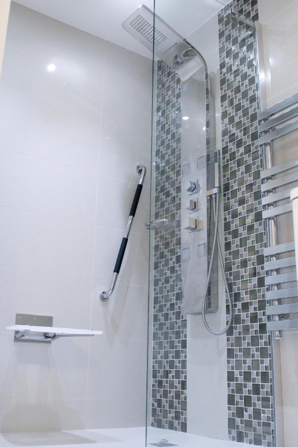 Lovely Studio Apartment With Access For Wheel-Chairs In Sydenham London Kültér fotó