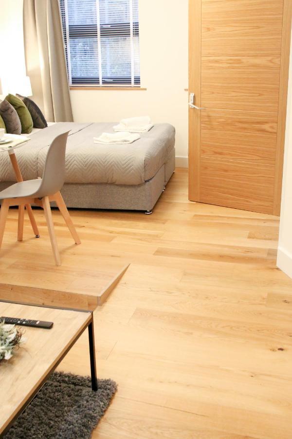 Lovely Studio Apartment With Access For Wheel-Chairs In Sydenham London Kültér fotó